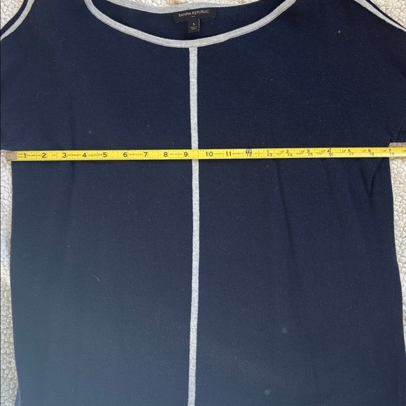 Banana Republic Ladies Navy and Silver Sweater - Picture 7 of 12